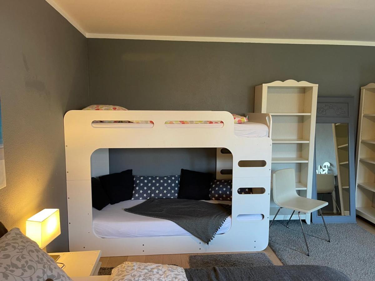 Appartment 53Qm Im Architektenhaus - 2 Schlafzimmer Mit Kueche Und Bad, Nur 2Min Von A8 - Ruhig Und Modern Irschenberg Kültér fotó